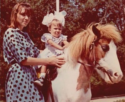 Юля Самойлова в детстве со своей мамой фото